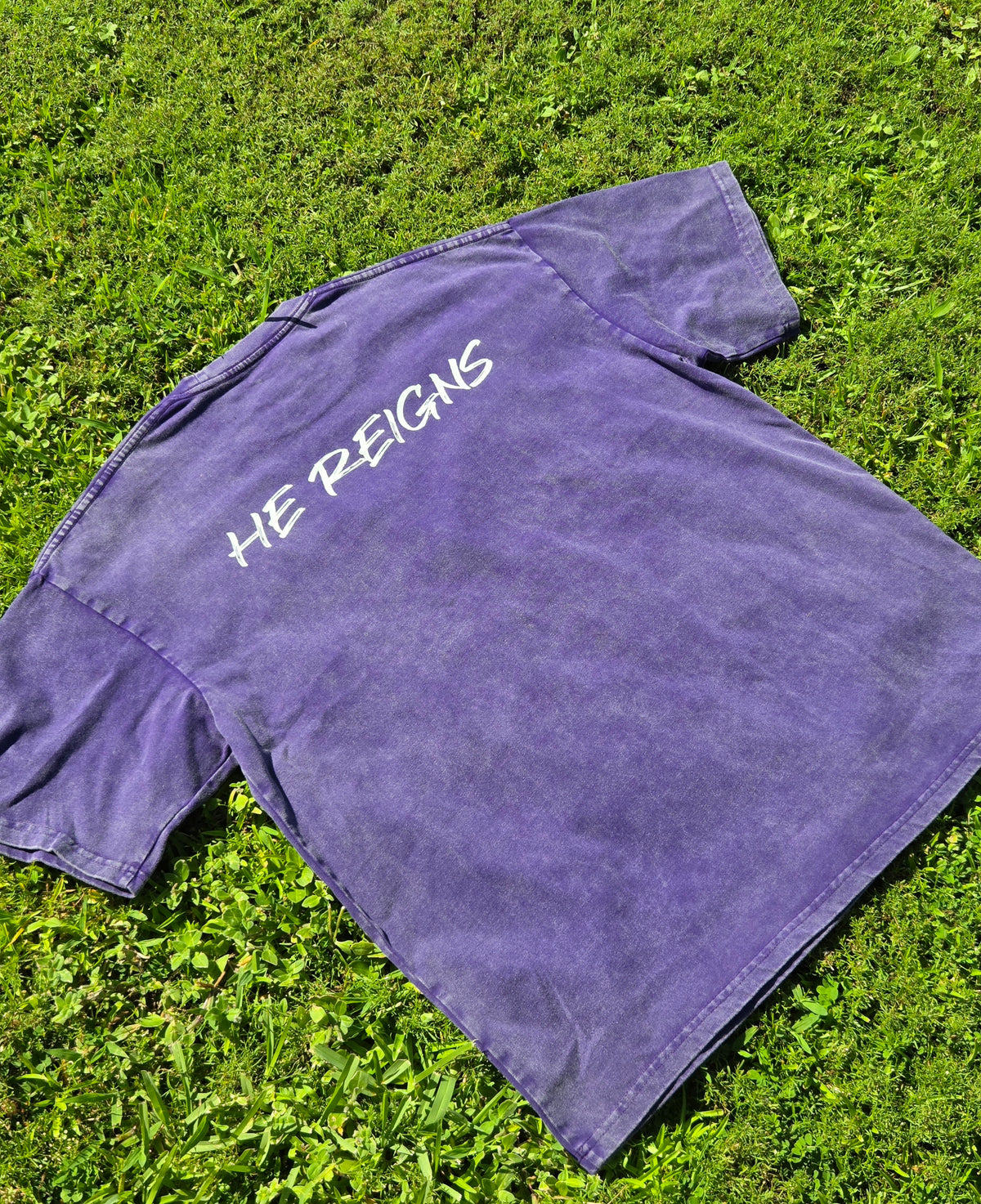 Oversized "HE REIGNS" T-Shirt
