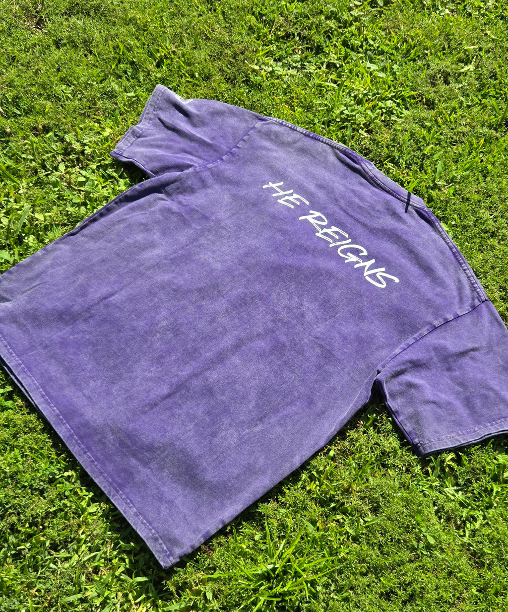 Oversized "HE REIGNS" T-Shirt